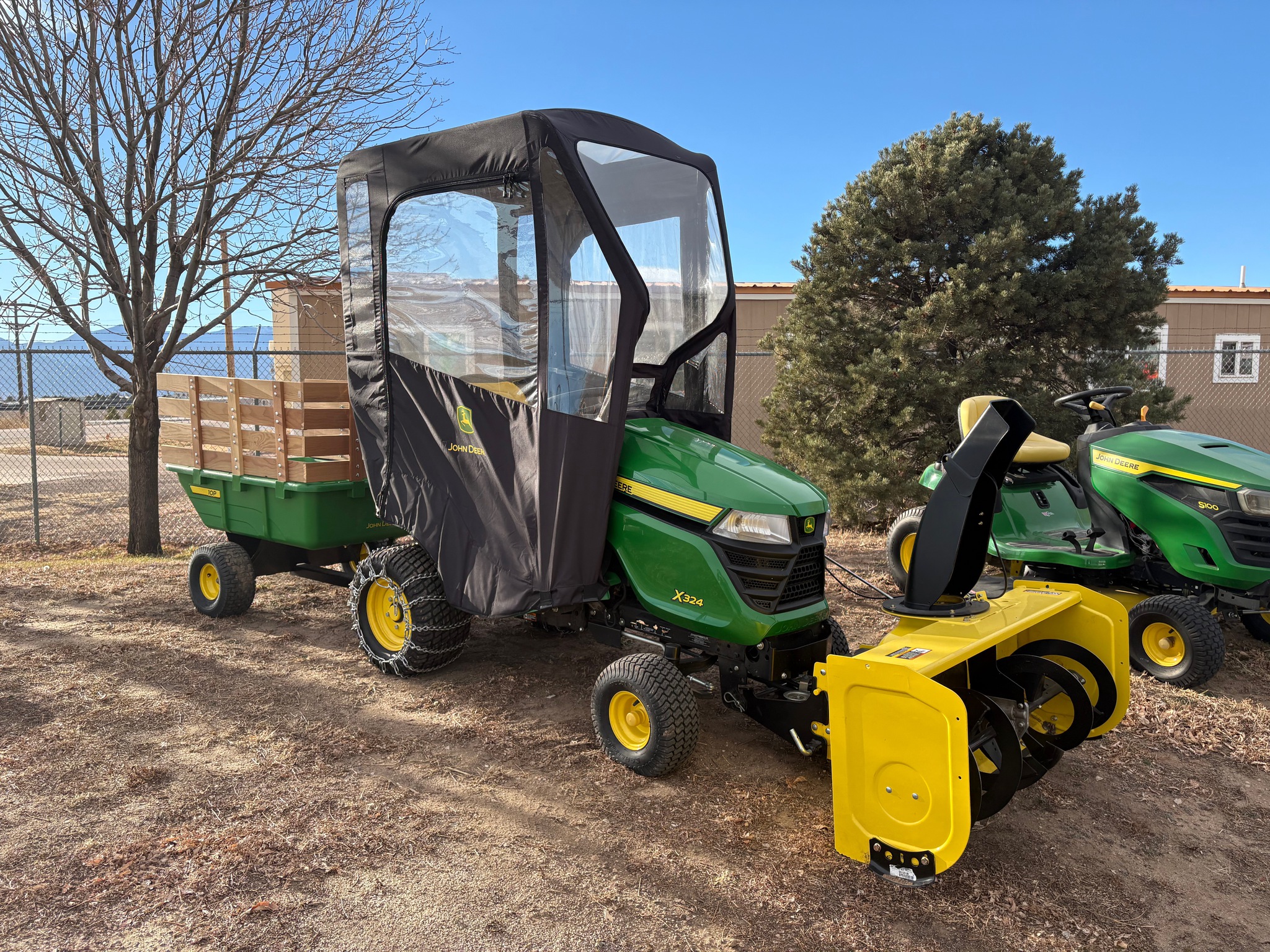 2014 John Deere X324 Image 1