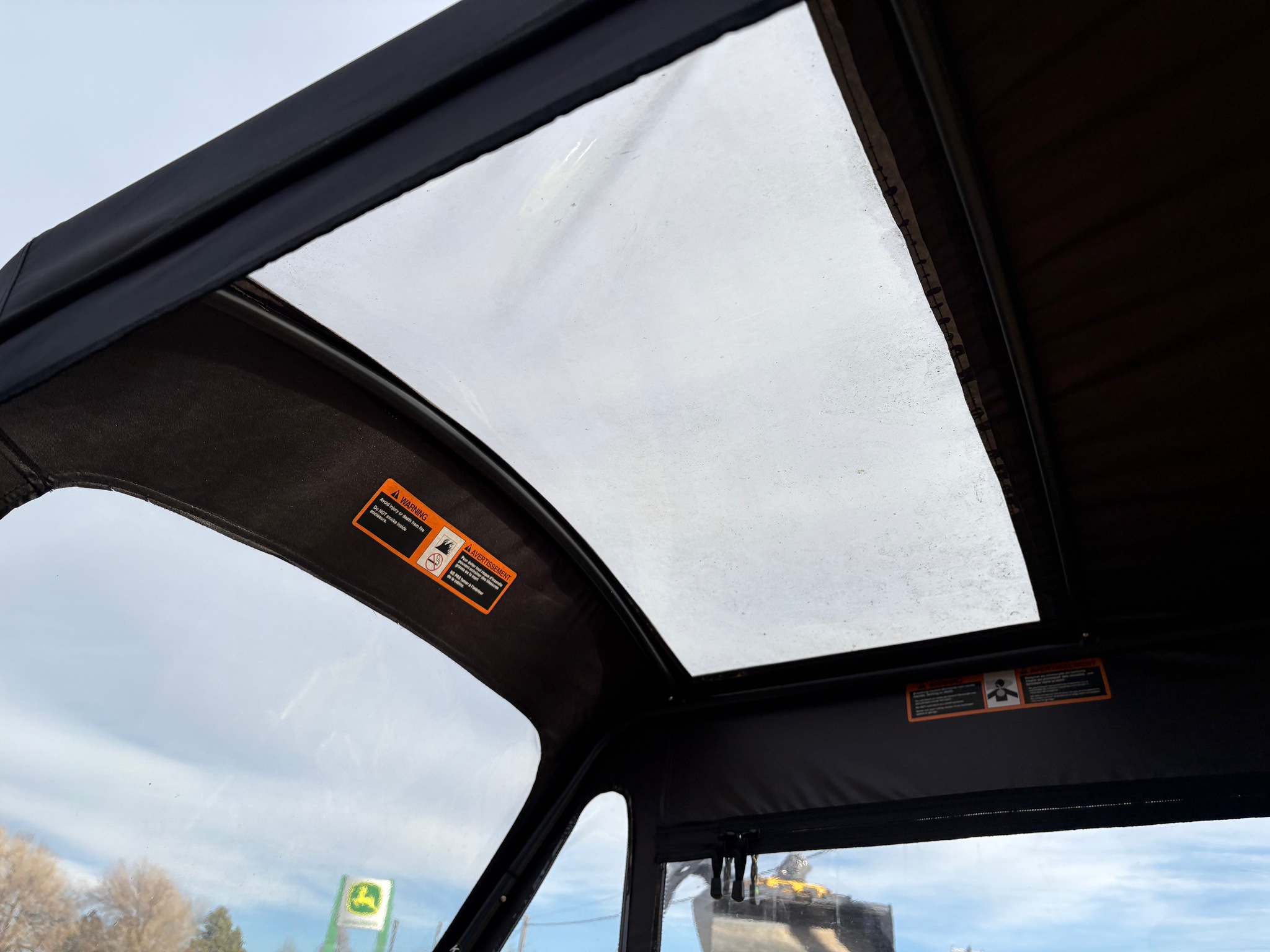 2014 John Deere X324 Image 6