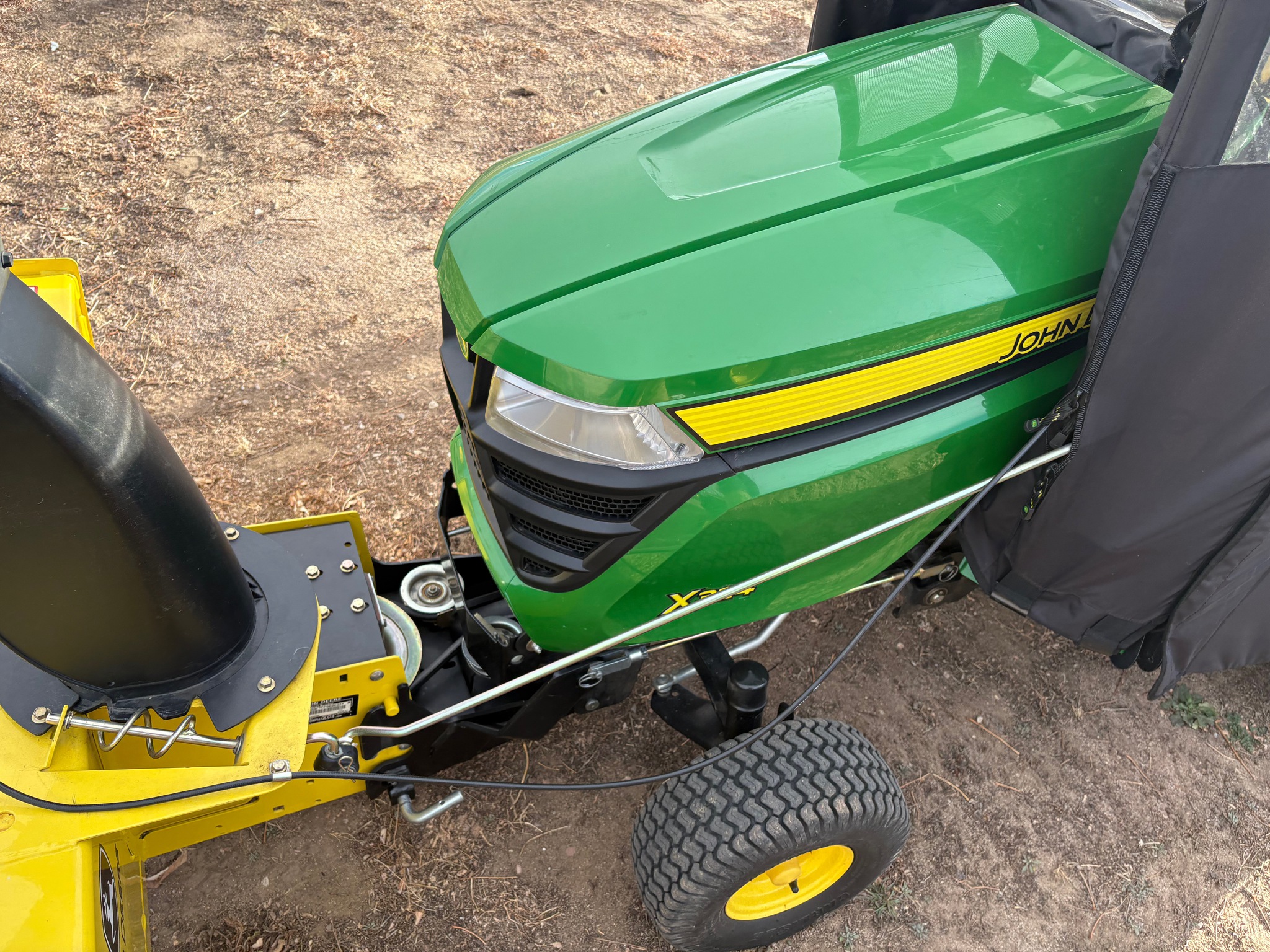 2014 John Deere X324 Image 10