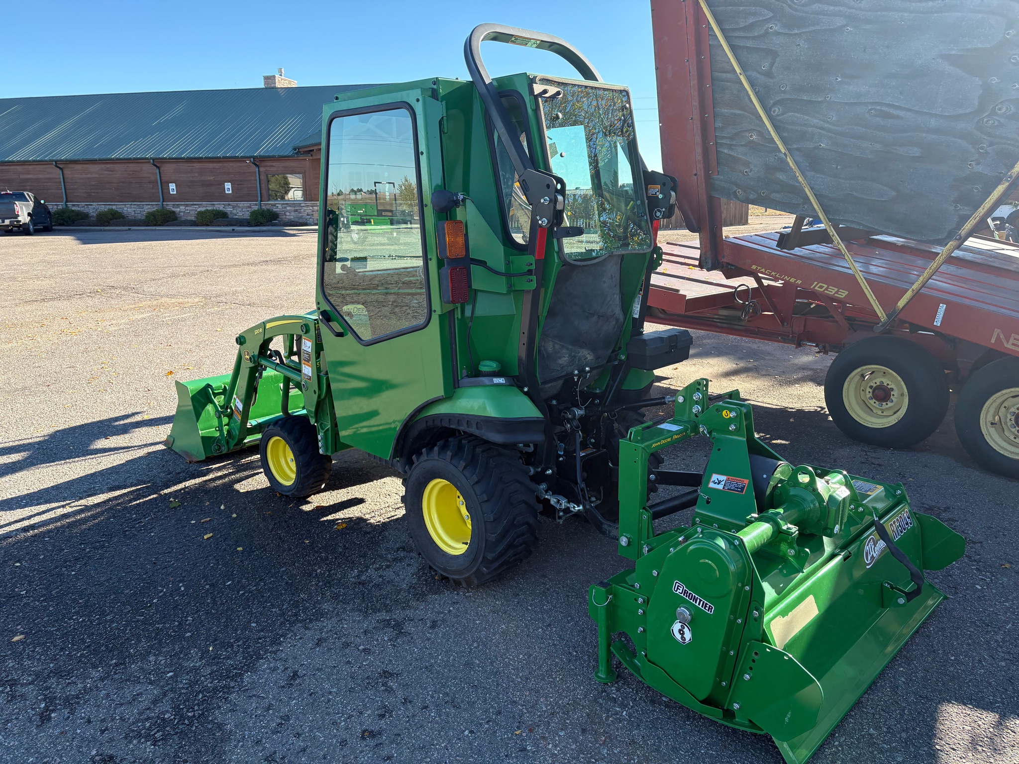 2018 John Deere 1025R Image 3