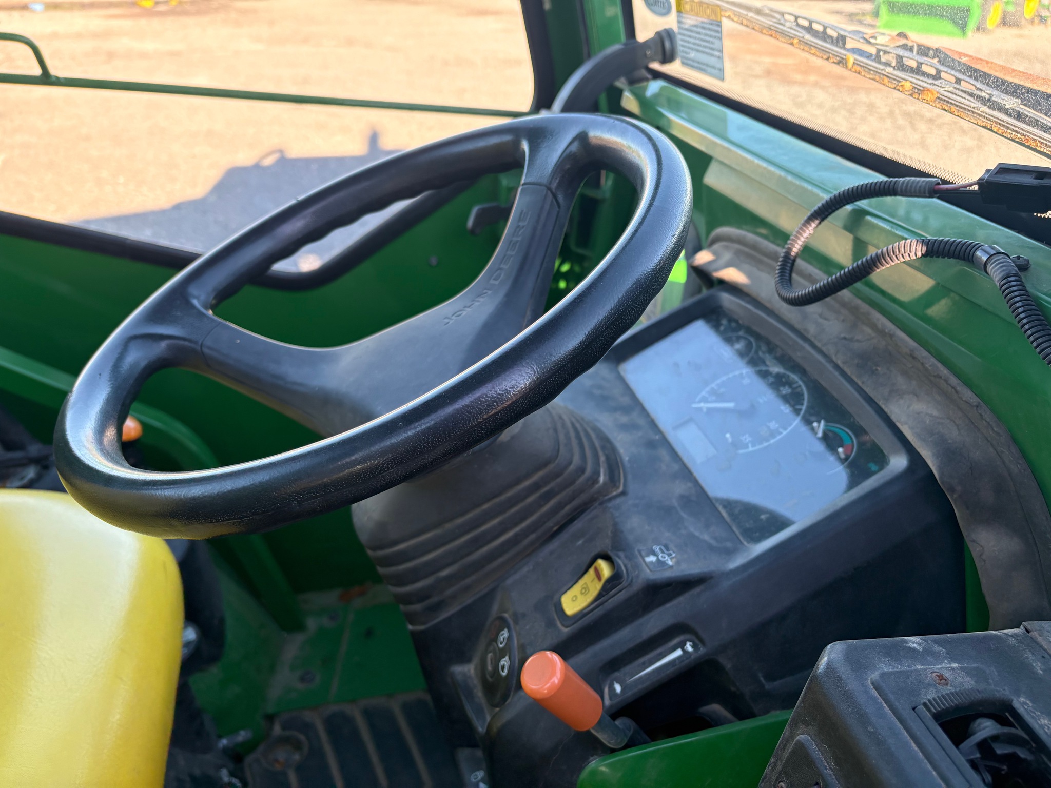 2018 John Deere 1025R Image 6