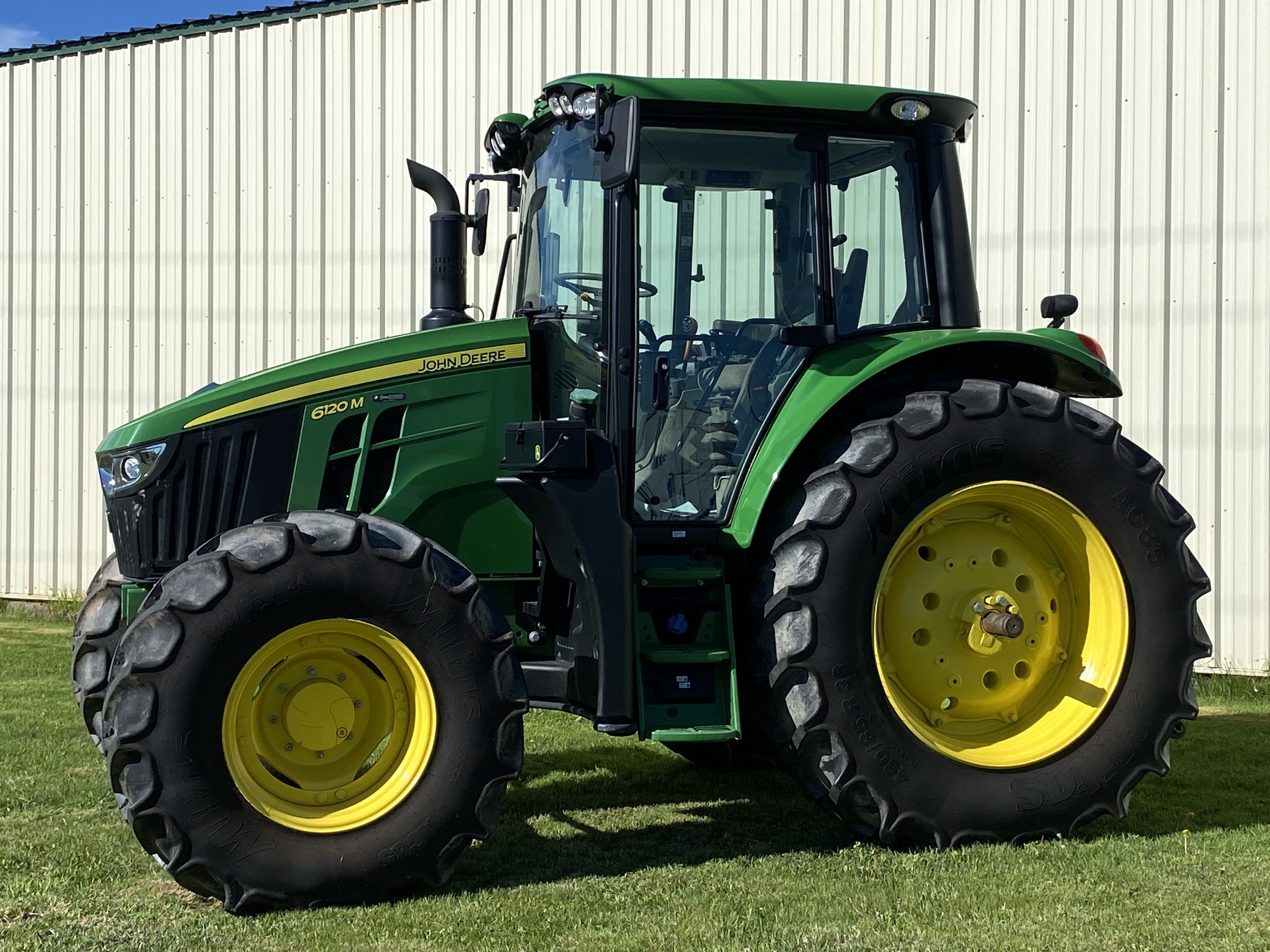 2025 John Deere 6120M Image 5