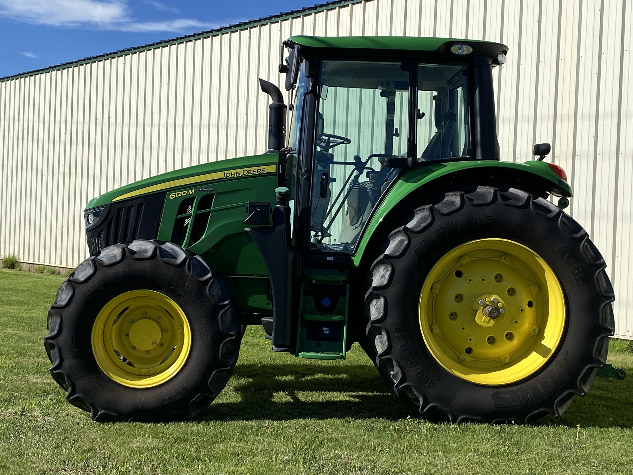 2025 John Deere 6120M Image 15