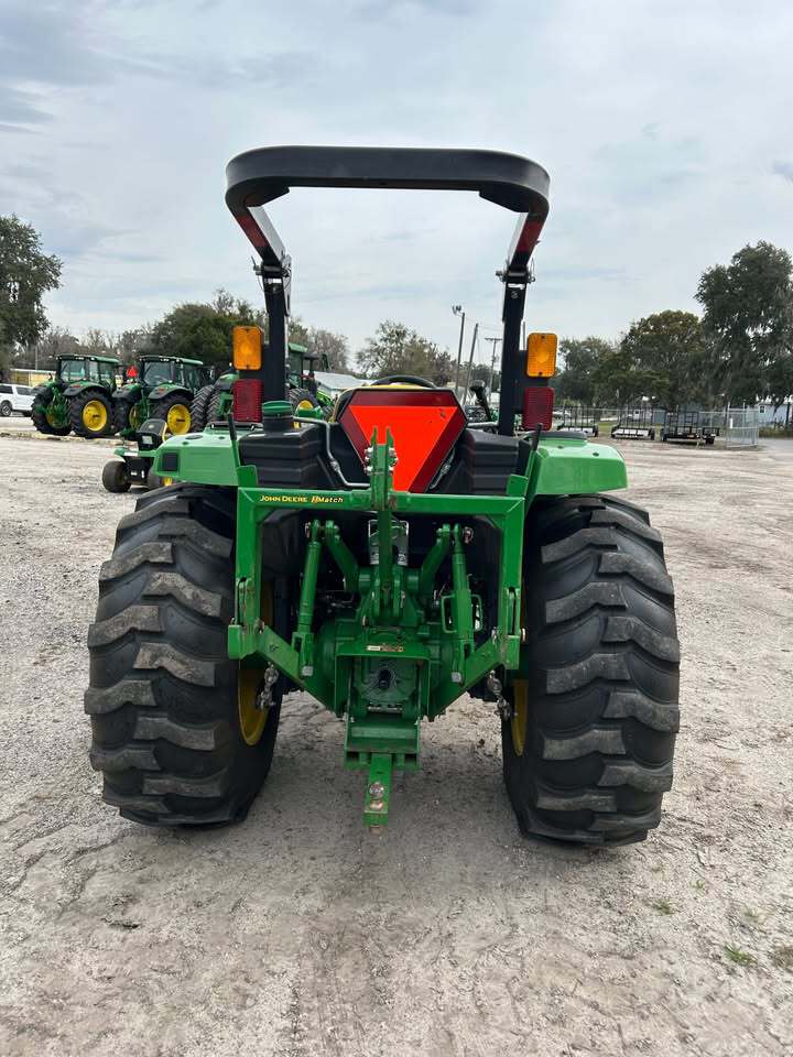 2020 John Deere 4044M Image 4