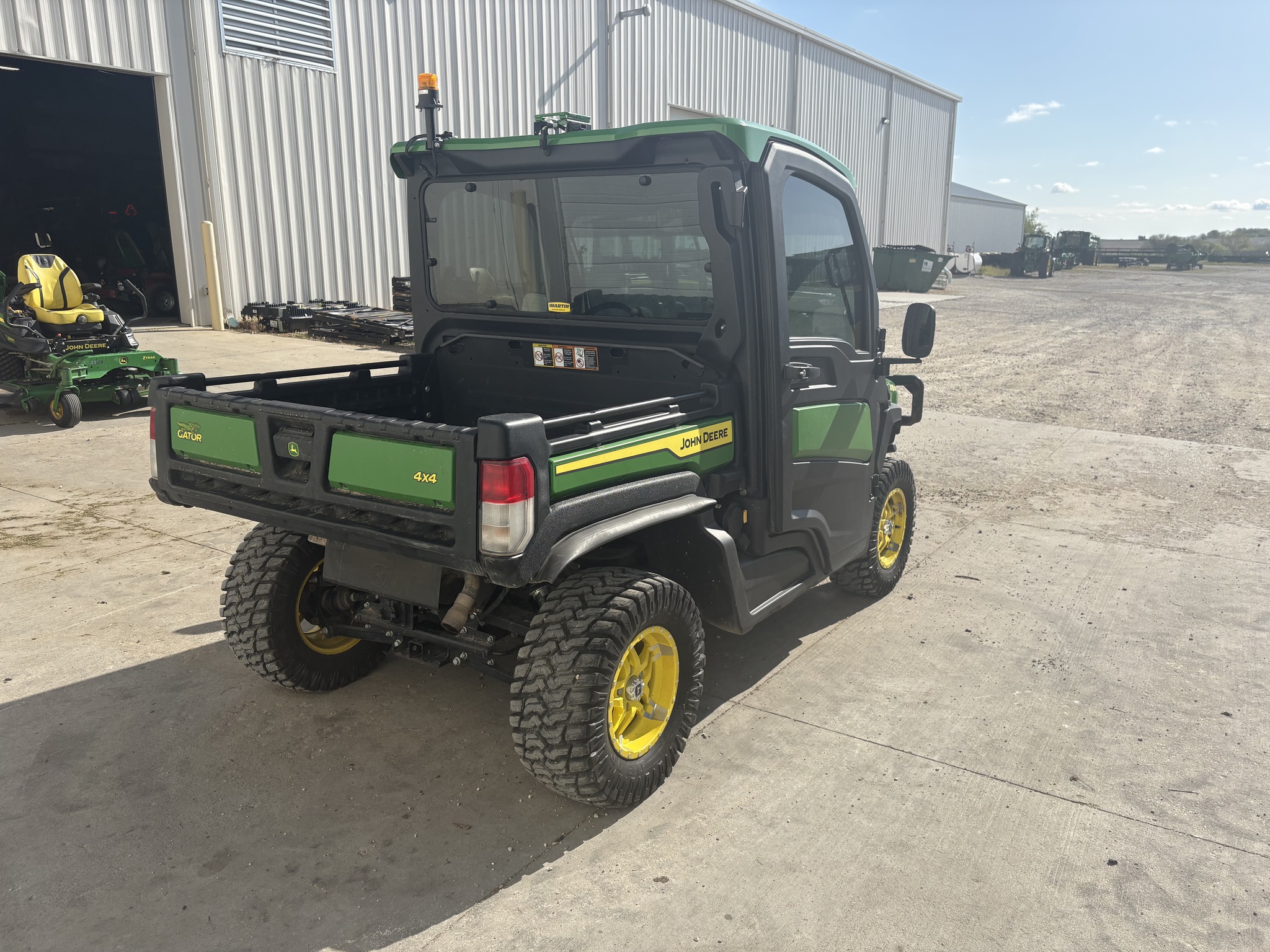 2024 John Deere XUV 835R at Heritage Tractor in Kewanee, IL