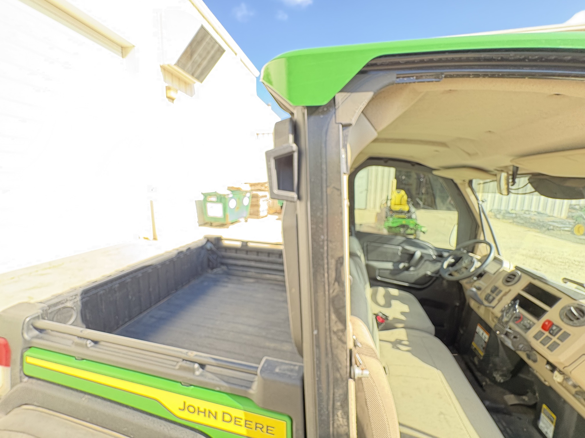  2024 John Deere XUV 835R at Heritage Tractor in Kewanee, IL