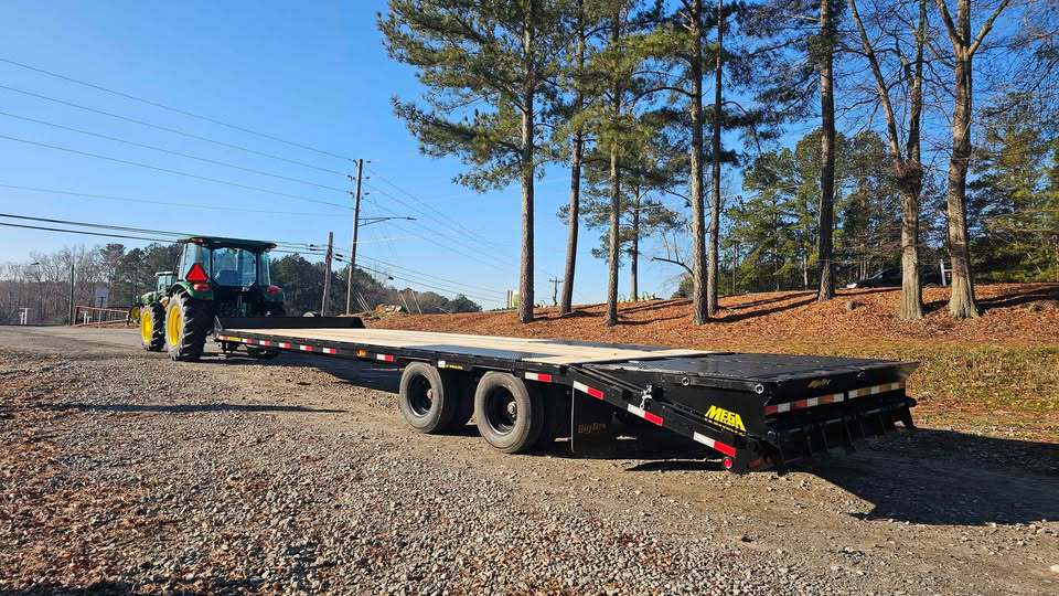 2025 Big Tex 22PH-25BK+5M MEGA RAMP Image 3