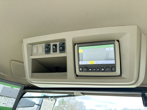 2025 John-Deere 8RX 410