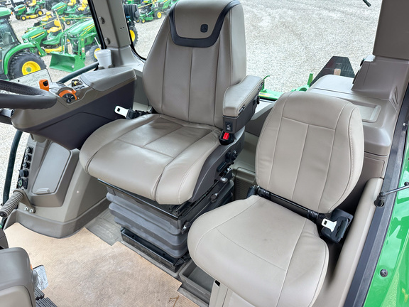 2025 John-Deere 8RX 410