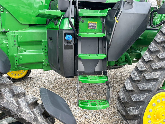 2025 John-Deere 8RX 410