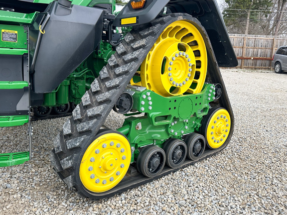 2025 John-Deere 8RX 410