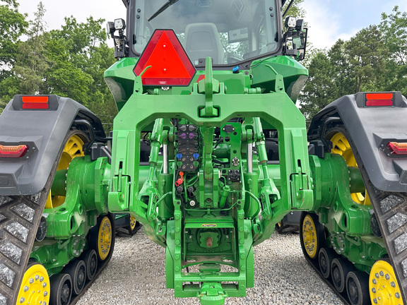 2025 John-Deere 8RX 410