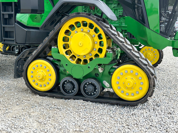 2025 John-Deere 8RX 410