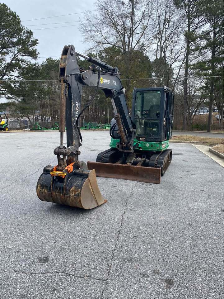 2016 John Deere 60G Image 2