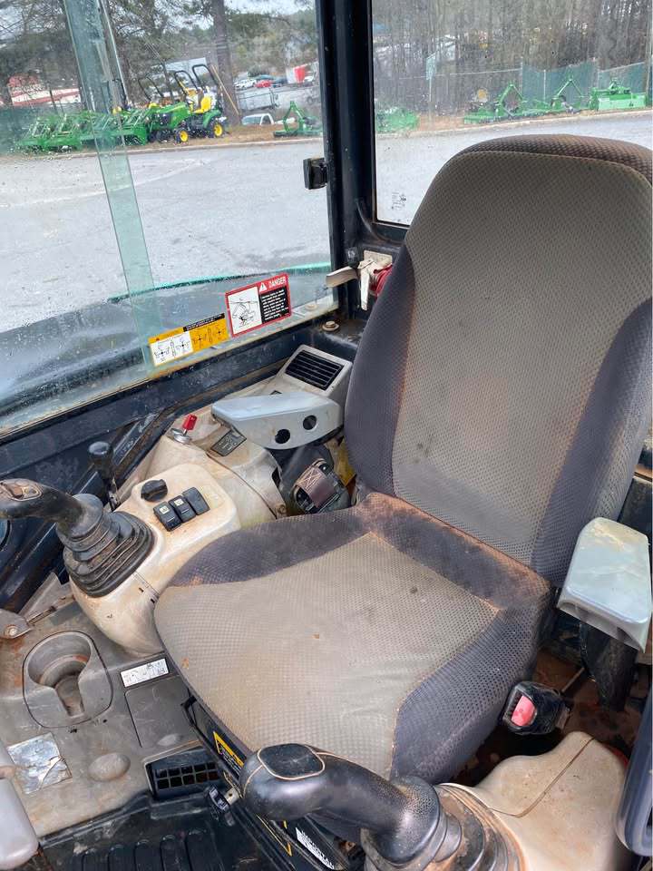 2016 John Deere 60G Image 6