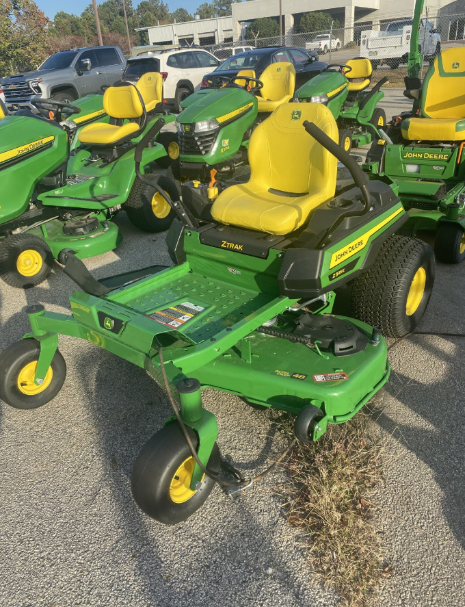 2024 John Deere Z325E Image 2