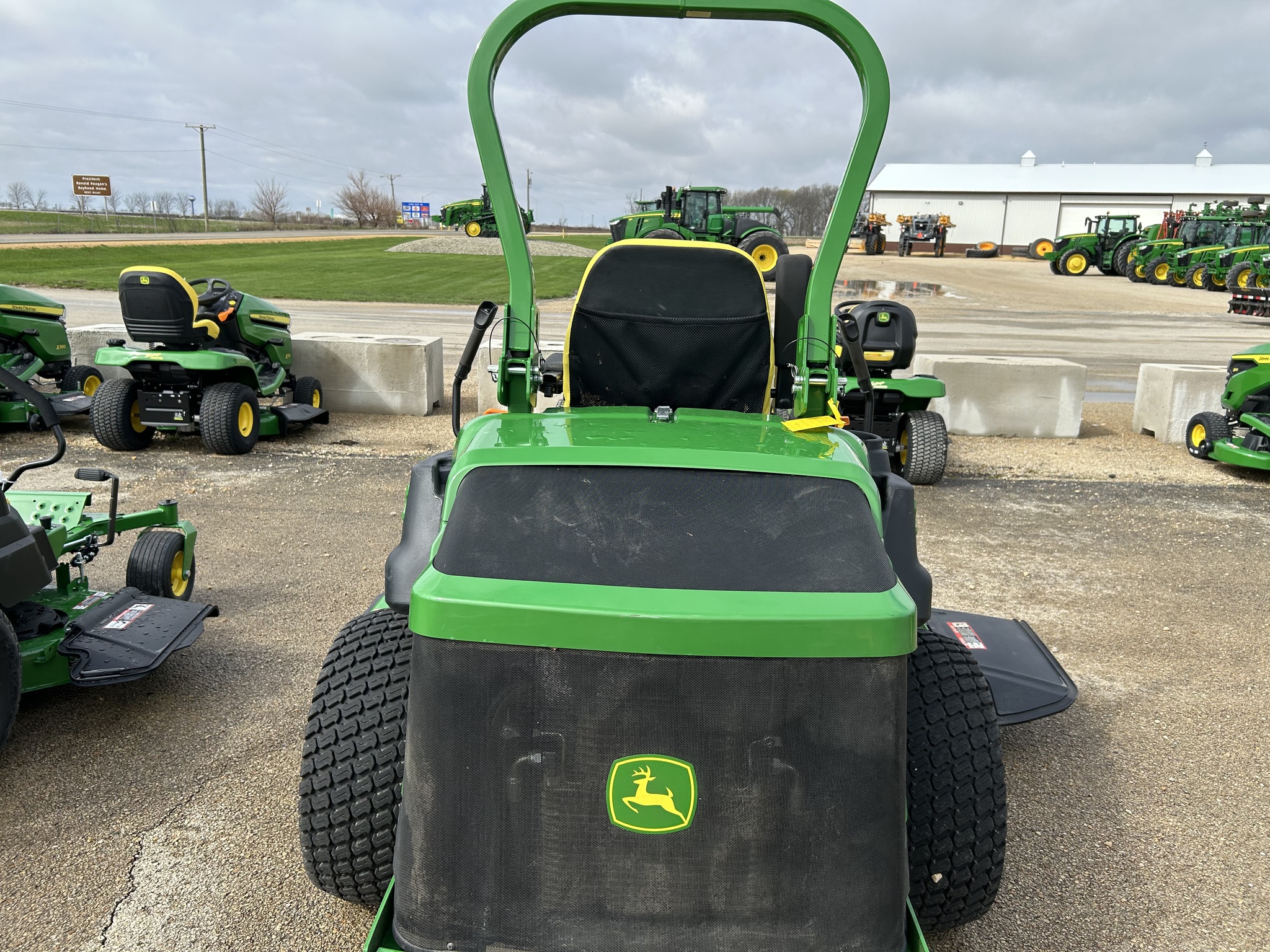  2025 John Deere Z997R at Heritage Tractor in Dixon, IL