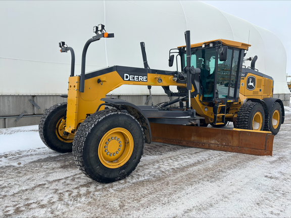 Photo of a 2021 John Deere 872G