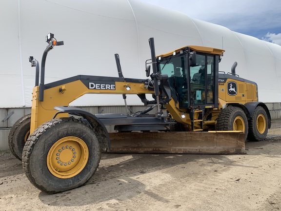 Photo of a 2021 John Deere 872G