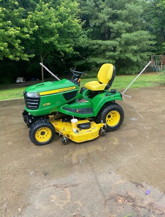 Photo of 2017 John Deere X738