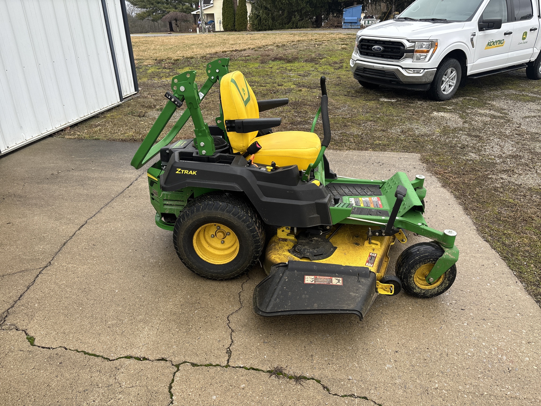 Used 2021 John Deere Z530M Zero Turn Mowers at Koenig Equipment in Urbana, OH - PhotoXL2