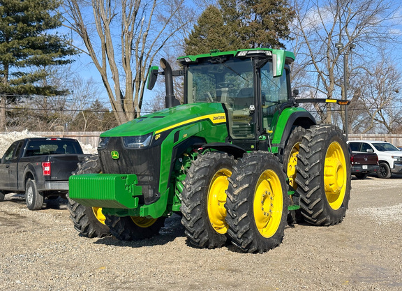 2022 John-Deere 8R 310