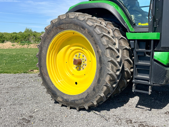 2022 John-Deere 8R 310