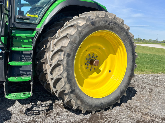 2022 John-Deere 8R 310