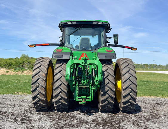 2022 John-Deere 8R 310