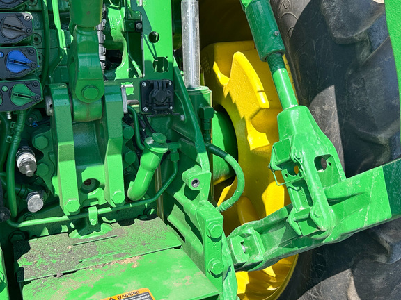 2022 John-Deere 8R 310