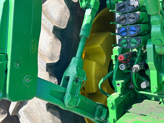 2022 John-Deere 8R 310