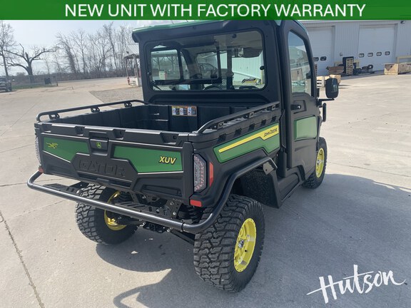 Photo of 2025 John Deere XUV 875R Signature Edition