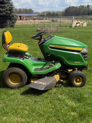 Photo of 2014 John Deere X300
