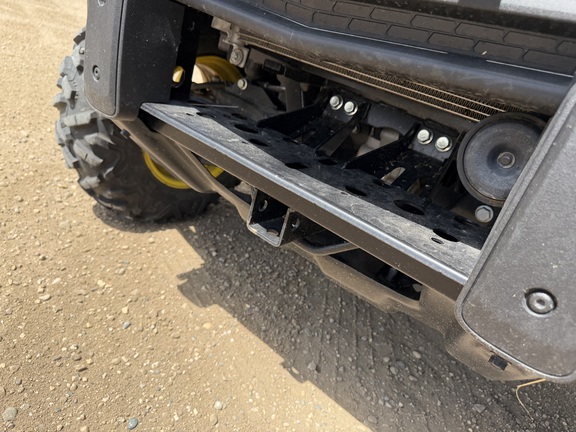 2023 John Deere XUV 835M - Photo17