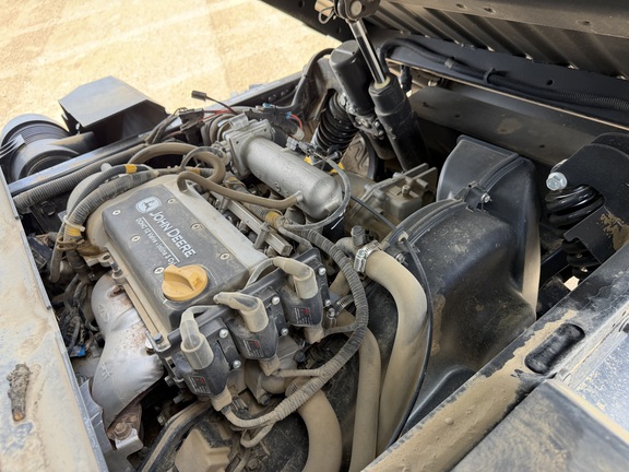 2023 John Deere XUV 835M - Photo18