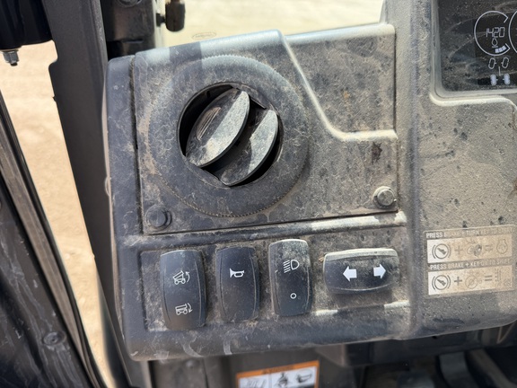2023 John Deere XUV 835M - Photo20