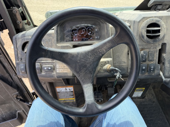2023 John Deere XUV 835M - Photo21