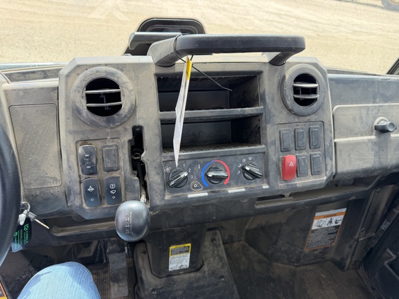 2023 John Deere XUV 835M - Photo22