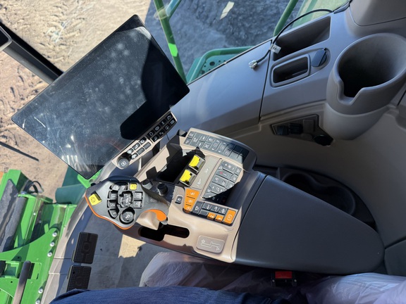 2024 John Deere S780 - Photo43