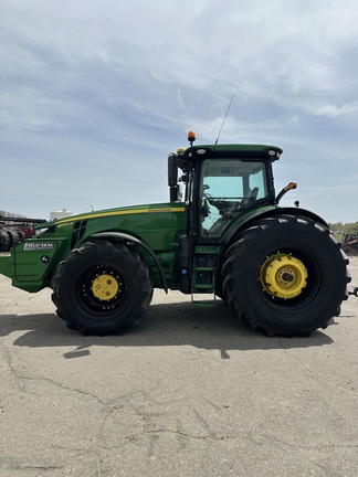  John Deere 8370R