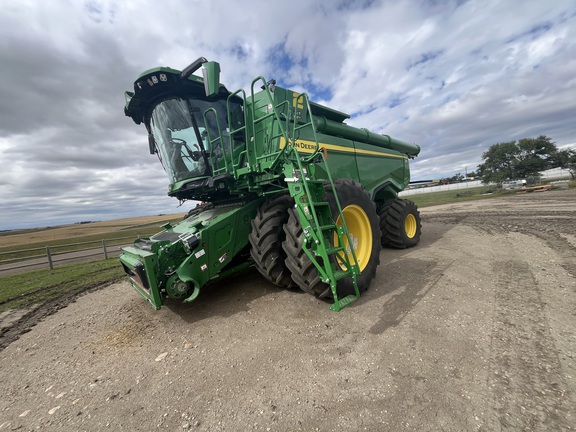 2022 John Deere X9 1000