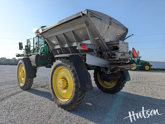 Photo of 2023 John Deere 600R
