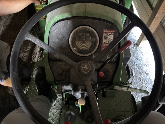 Used 1986 John Deere 2950 Utility Tractors at Koenig Equipment in Anna, OH - Photo5