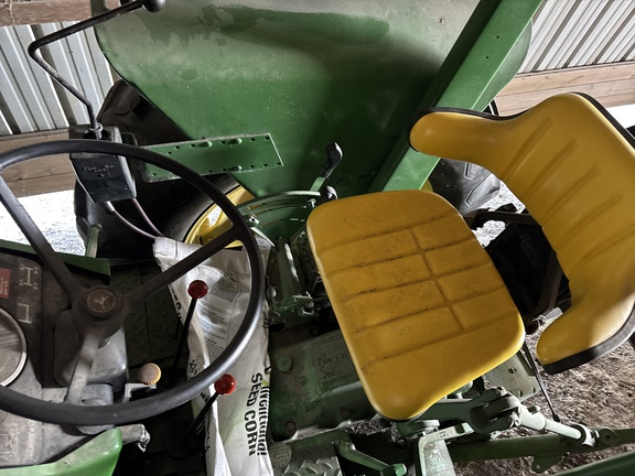 Used 1986 John Deere 2950 Utility Tractors at Koenig Equipment in Anna, OH - Photo7