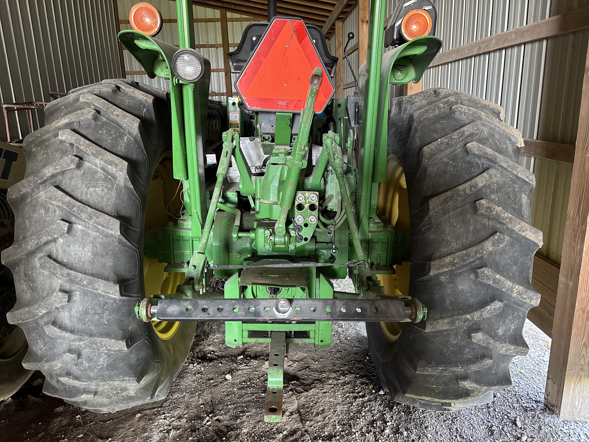 Used 1986 John Deere 2950 Utility Tractors at Koenig Equipment in Anna, OH - PhotoXL9