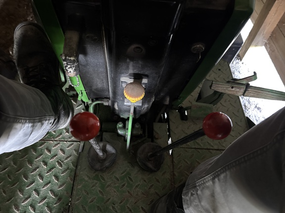 Used 1986 John Deere 2950 Utility Tractors at Koenig Equipment in Anna, OH - Photo11