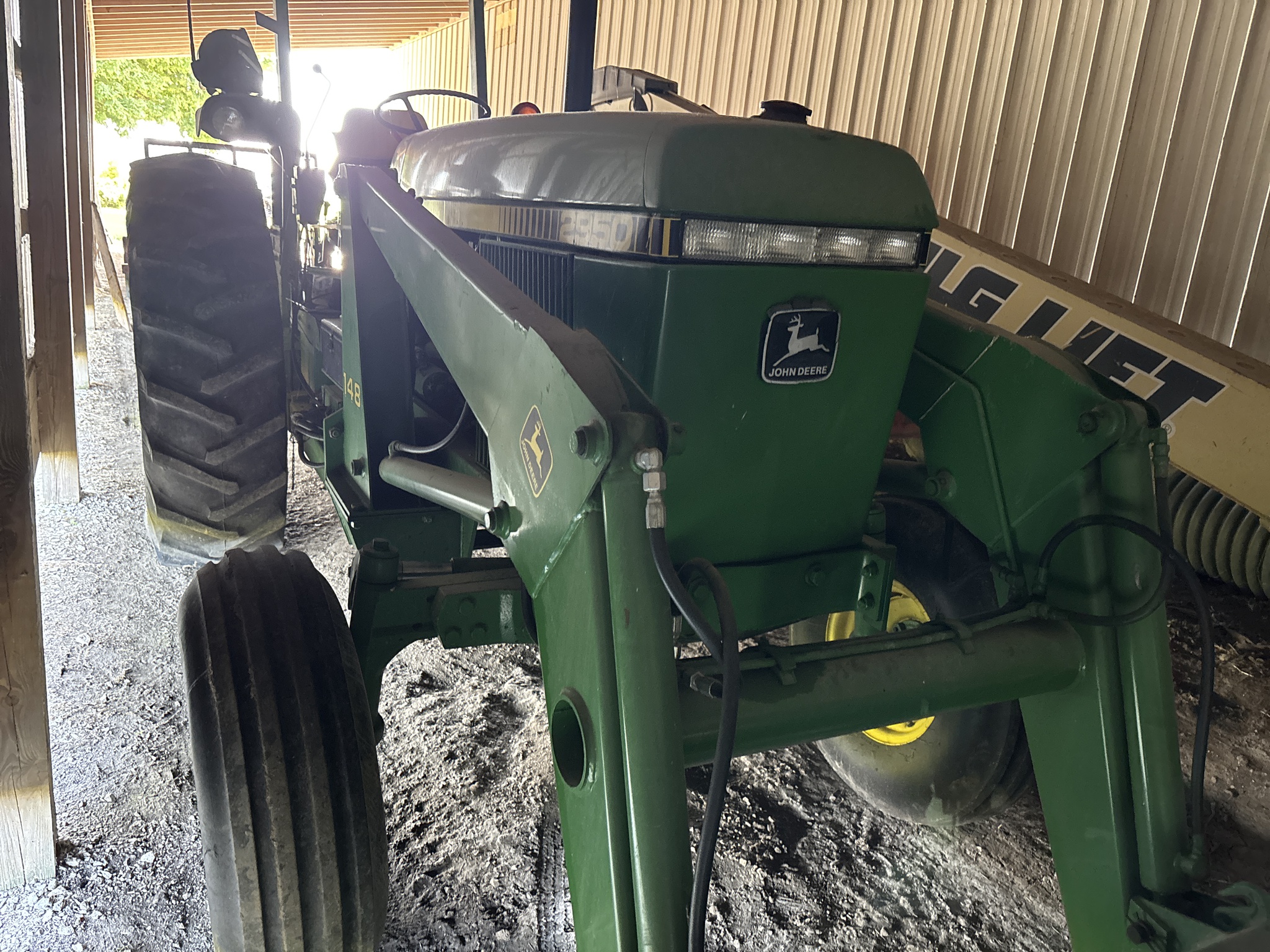 Used 1986 John Deere 2950 Utility Tractors at Koenig Equipment in Anna, OH - PhotoXL0