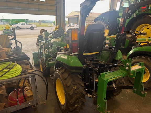 Photo of 2023 John Deere 2025R