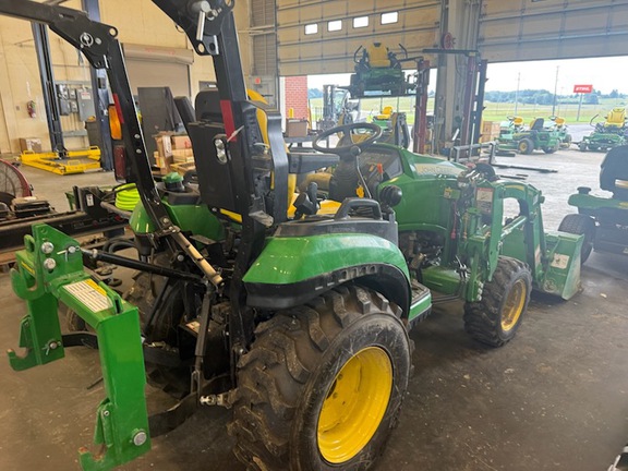 Photo of 2023 John Deere 2025R