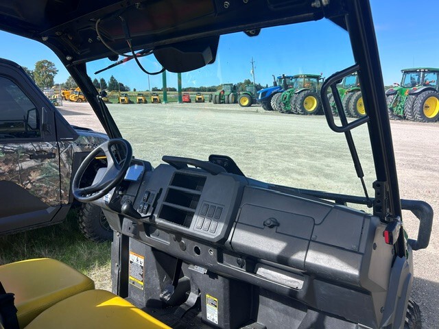 2021 John Deere XUV835M Utility Vehicle